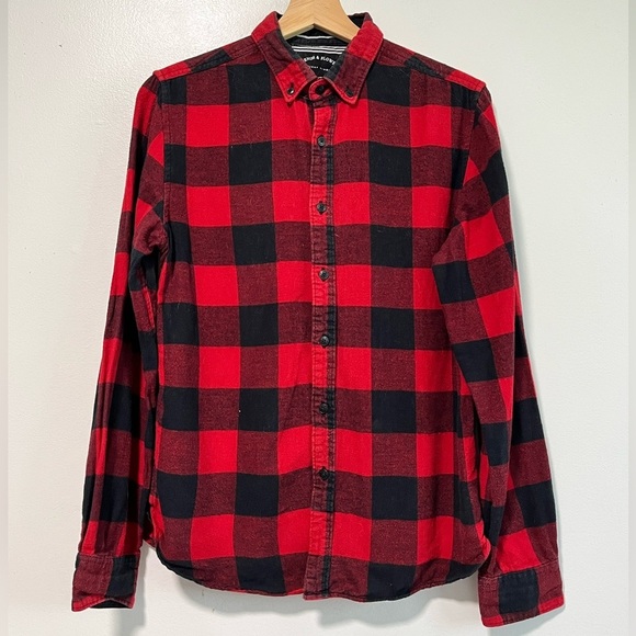 Denim & Flower by Ricky Singh Red & Black Buffalo Plaid Flannel Shirt - Men’s M - Picture 2 of 14